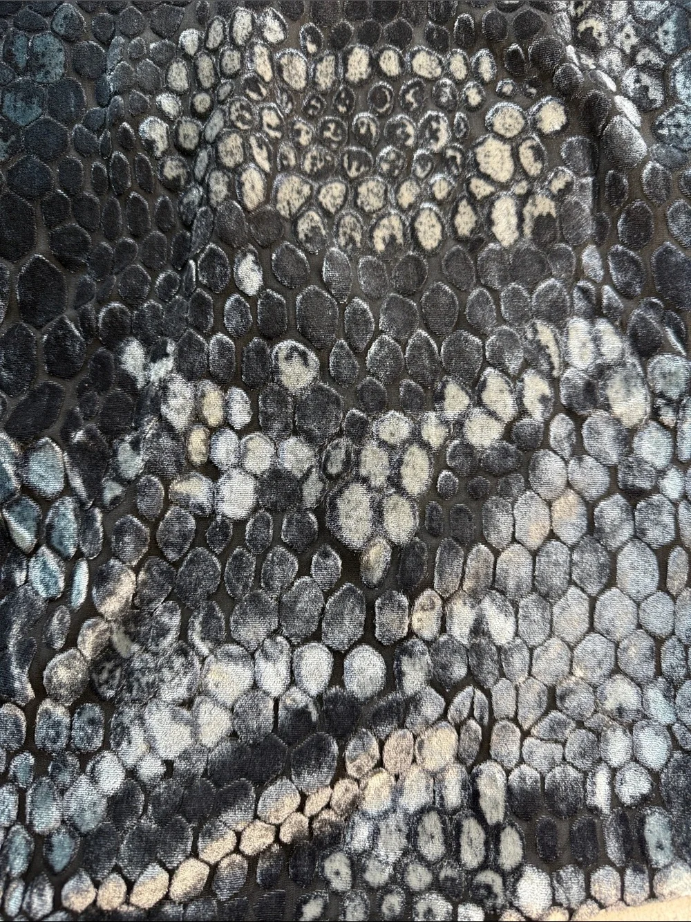 Kevin O’Brien Studio gray velvet burnout geometric/ animal print scarf